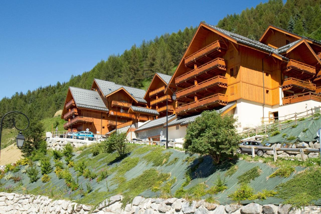 Residence Odalys Le Hameau Et Les Chalets De La Vallee D'Or Valloire Bagian luar foto