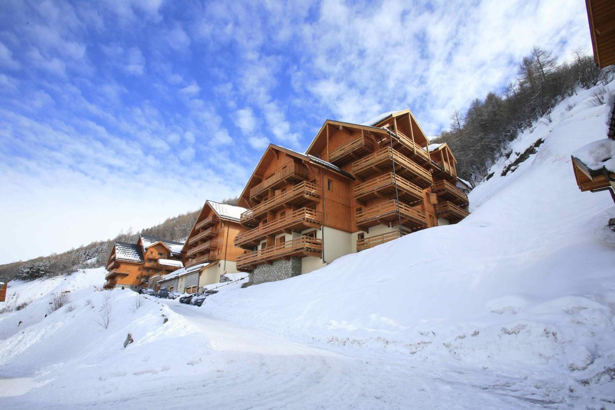 Residence Odalys Le Hameau Et Les Chalets De La Vallee D'Or Valloire Bagian luar foto
