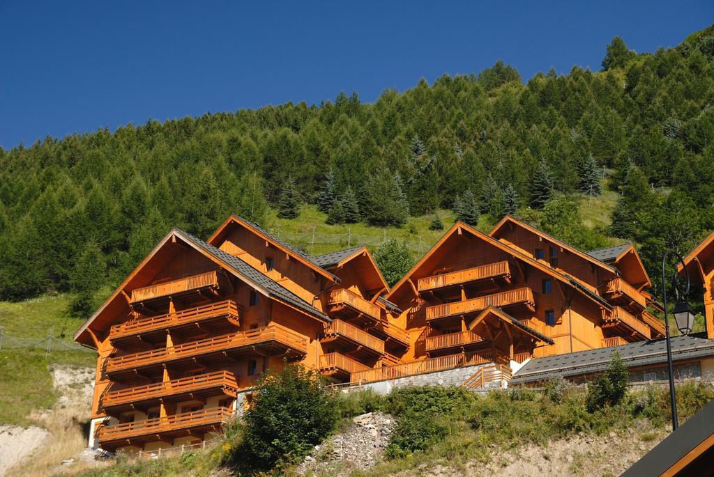 Residence Odalys Le Hameau Et Les Chalets De La Vallee D'Or Valloire Bagian luar foto