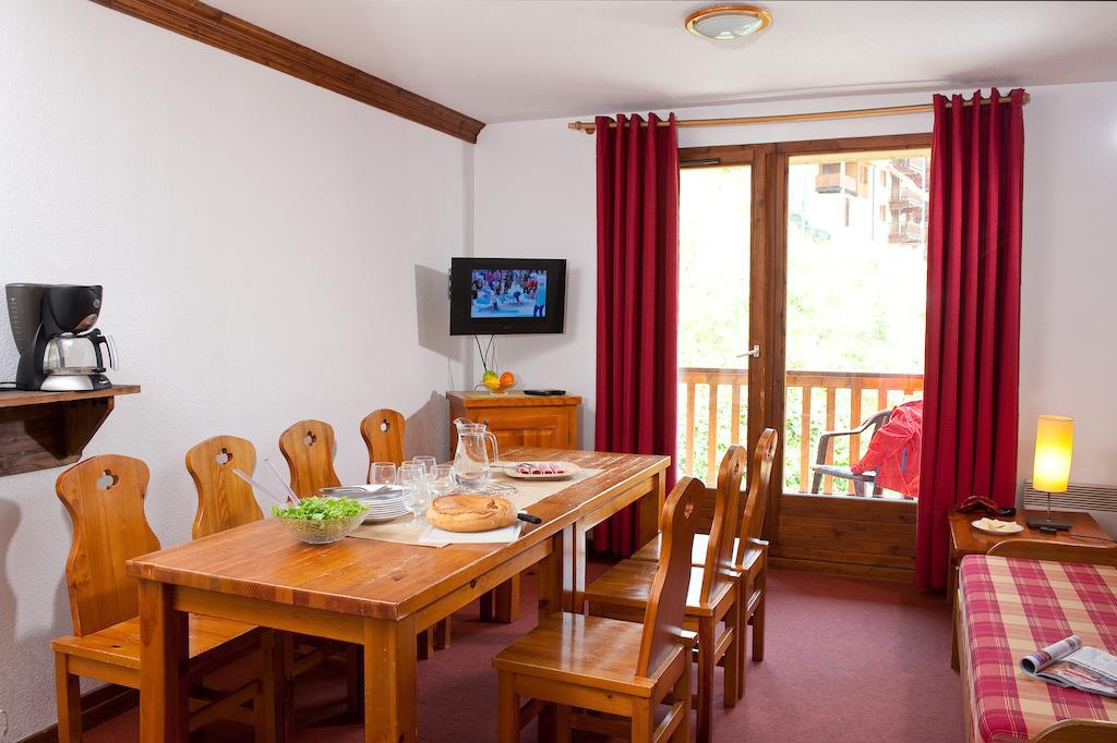 Residence Odalys Le Hameau Et Les Chalets De La Vallee D'Or Valloire Ruang foto
