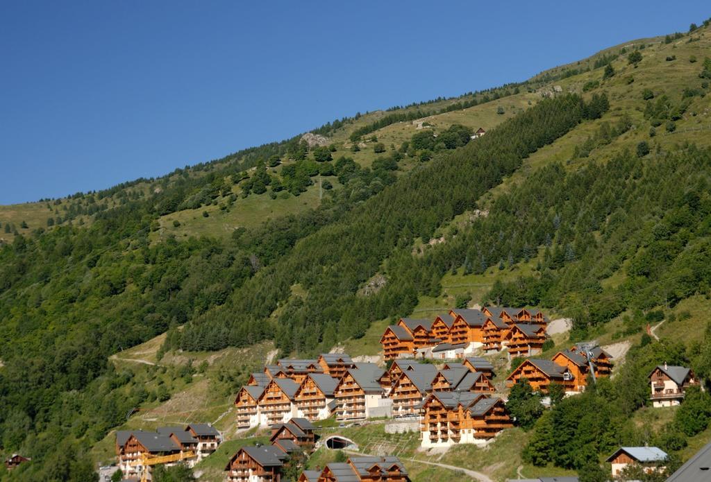 Residence Odalys Le Hameau Et Les Chalets De La Vallee D'Or Valloire Bagian luar foto
