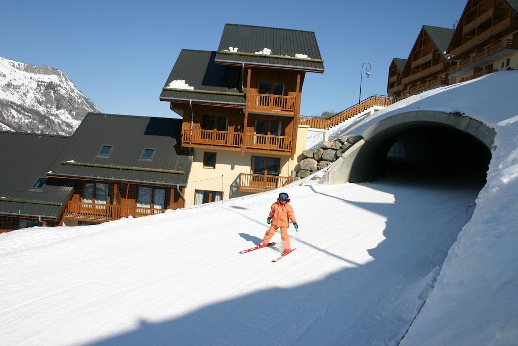Residence Odalys Le Hameau Et Les Chalets De La Vallee D'Or Valloire Bagian luar foto